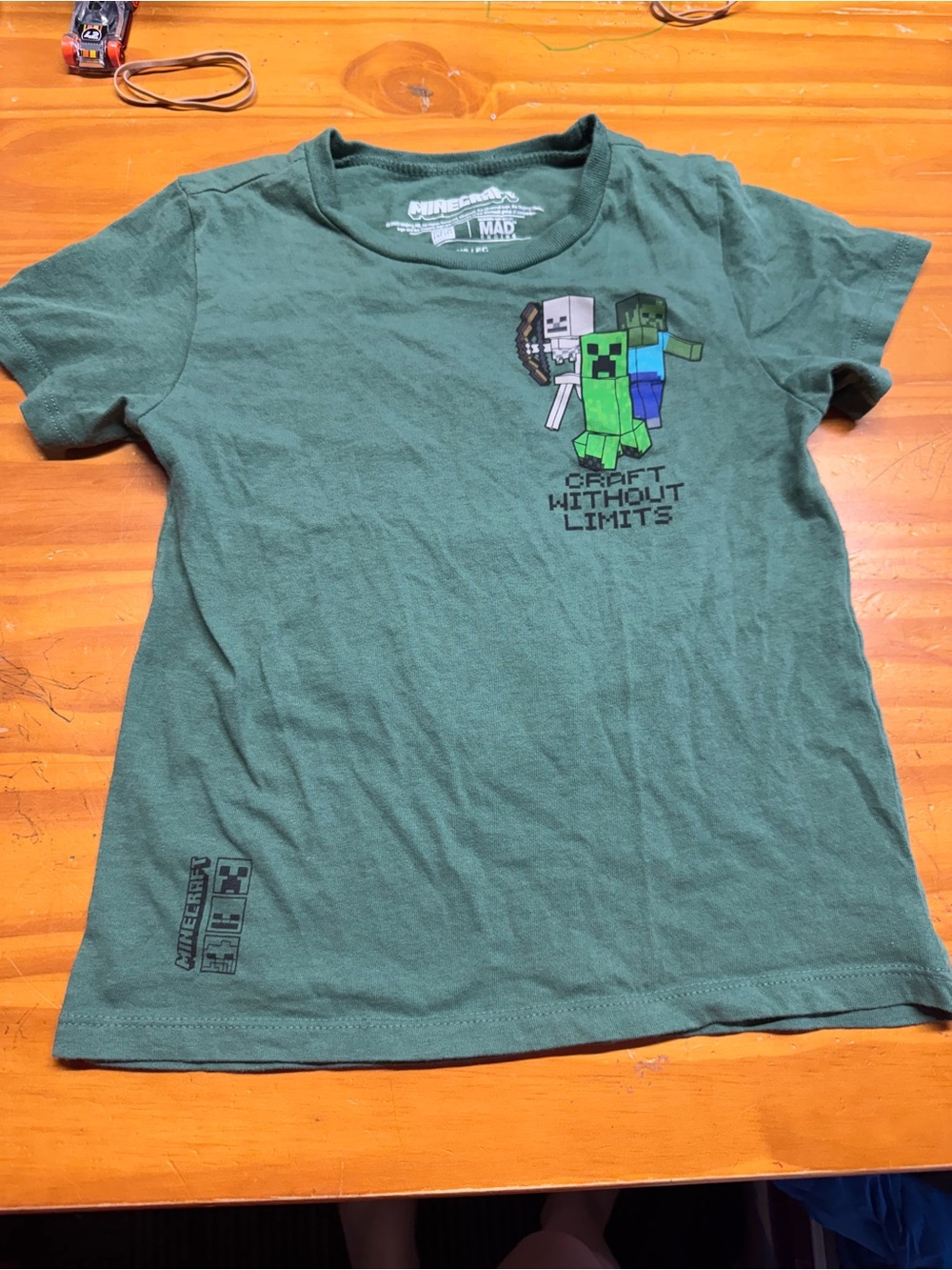 Minecraft Kids' Green 'Craft Without Limits' Graphic Tee size 4